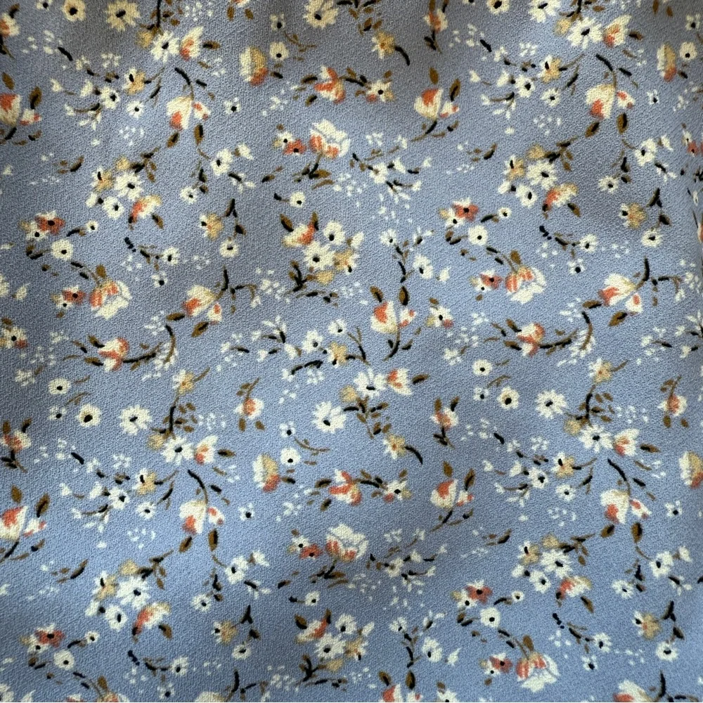 Forever 21 Light Blue Floral Cropped Camisole
